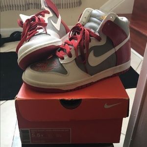 Nike dunk high size 5.5